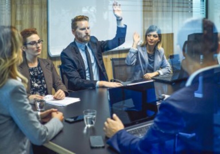 Suppression du poste de directeur général d’une société anonyme : une révocation ?