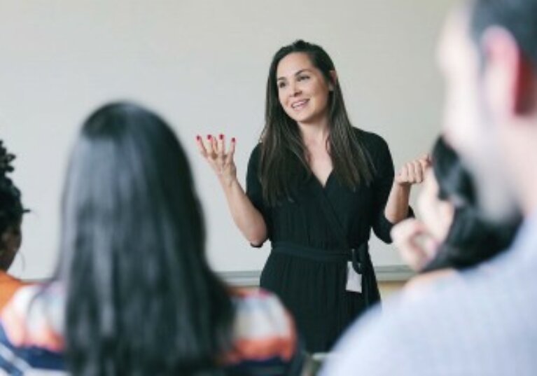 Apprentissage du français : de nouveaux droits pour les salariés allophones